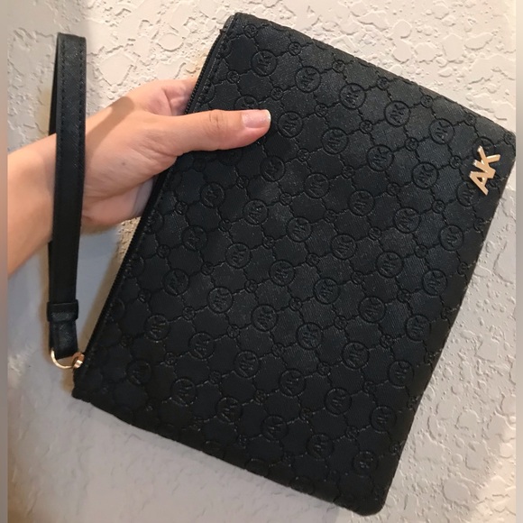 NWOT Anne Klein Black Logo Embossed Wristlet Wallet Clutch Bag - Picture 2 of 14